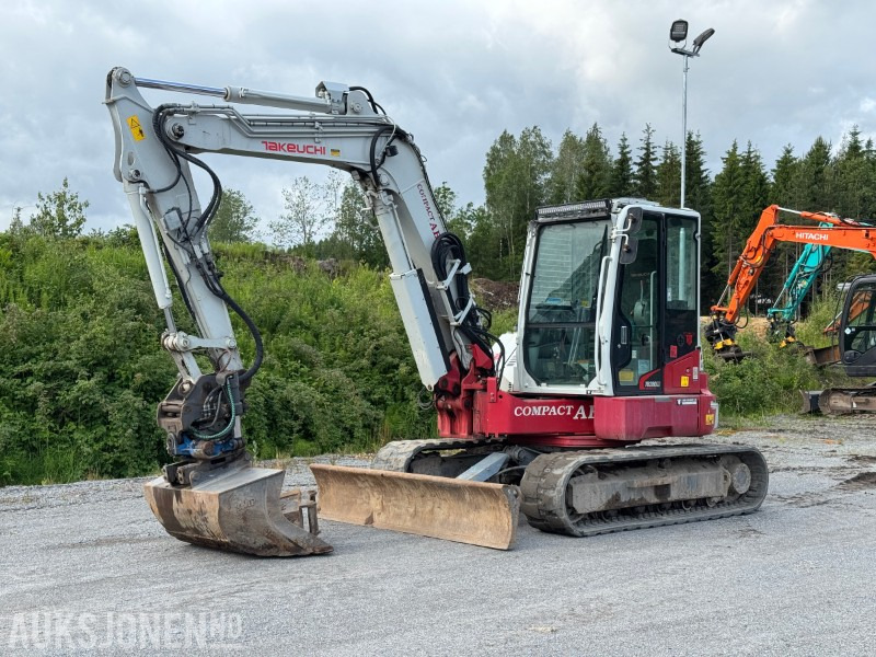 2018 Takeuchi TB280FR – 8,5-tonns gravemaskin med Side-to-Side Boom, tilt, sentralsmøring og 2 skuffer - Багер: снимка 1 2018 Takeuchi TB280FR – 8,5-tonns gravemaskin med Side-to-Side Boom, tilt, sentralsmøring og 2 skuffer - Багер: снимка 1