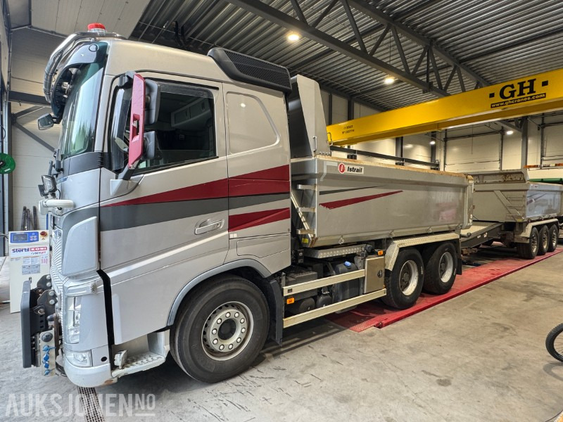 Самосвал камион 2018 Volvo FH 540 6X4 BRØYTERIGGET TIPPBIL MED ISTRAIL DUMPERKJERRE: снимка 1
