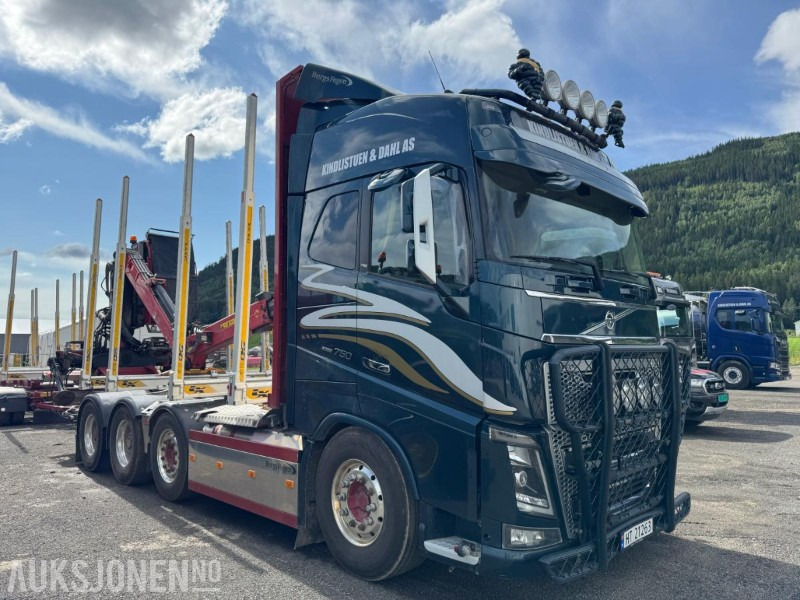 2018 Volvo FH16 8X4 komplett tømmerbil med kran og henger. - Камион за дърва, Камион с кран: снимка 4 2018 Volvo FH16 8X4 komplett tømmerbil med kran og henger. - Камион за дърва, Камион с кран: снимка 4