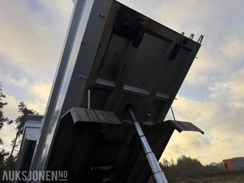 Самосвал камион 2020 Mercedes-Benz Arocs 2653 DUMPERBIL - GULLAVTALE - LAV KM.: снимка 15 Самосвал камион 2020 Mercedes-Benz Arocs 2653 DUMPERBIL - GULLAVTALE - LAV KM.: снимка 15