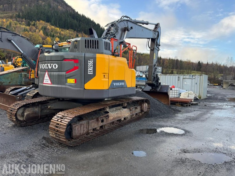 2020 Volvo ECR 235EL Gravemaskin - S70 feste - Pusskuffe - Sentralsmøring - bunkringspumpe - Tiltrotator - Pusskuffe - Sertifisert - Багер: снимка 2 2020 Volvo ECR 235EL Gravemaskin - S70 feste - Pusskuffe - Sentralsmøring - bunkringspumpe - Tiltrotator - Pusskuffe - Sertifisert - Багер: снимка 2