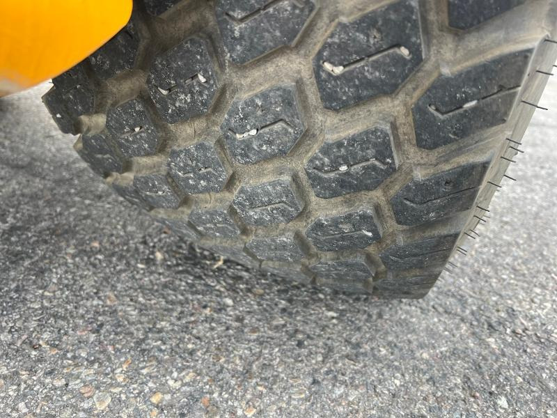 Колесен товарач 2023 JCB 403 plus  kost med oppsamler, strøkasse, vikeplog ++: снимка 15
