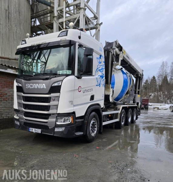 2023 Scania R-serie båndbil / 8x2 tridem / 61295 km - Бетоновоз: снимка 1 2023 Scania R-serie båndbil / 8x2 tridem / 61295 km - Бетоновоз: снимка 1