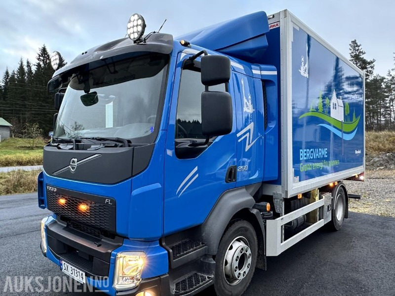 2023 Volvo FL 250 4X2 Euro6T Skapbil - ny ZEPRO lift, nylig fullservice, lav km - kun 8517km - Камион фургон: снимка 1 2023 Volvo FL 250 4X2 Euro6T Skapbil - ny ZEPRO lift, nylig fullservice, lav km - kun 8517km - Камион фургон: снимка 1