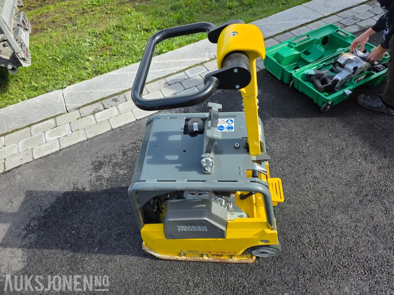 2023 Wacker Neuson DPU3750 Vibroplate 265kg - 4,2kW - 40 arbeidstimer - Валяк: снимка 2 2023 Wacker Neuson DPU3750 Vibroplate 265kg - 4,2kW - 40 arbeidstimer - Валяк: снимка 2