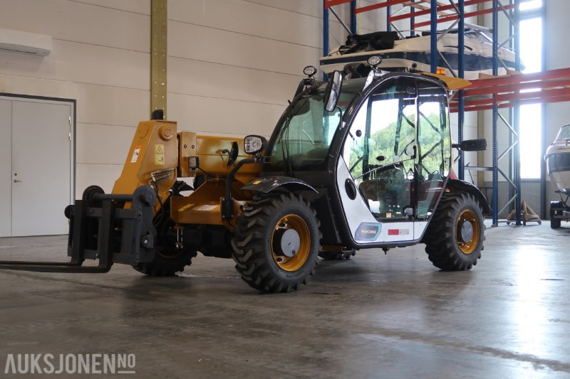 2023 XCMG XC6-2506E Elektrisk teleskoptruck - Skuff - Gafler - Lader, Kun 8 Timer - Телескопичен товарач: снимка 1 2023 XCMG XC6-2506E Elektrisk teleskoptruck - Skuff - Gafler - Lader, Kun 8 Timer - Телескопичен товарач: снимка 1
