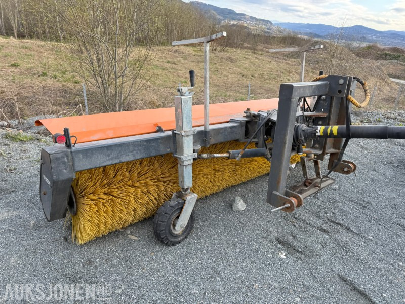 2024 Nesbo FM 2800 S – PTO-drevet kostemaskin - Строително оборудване: снимка 4 2024 Nesbo FM 2800 S – PTO-drevet kostemaskin - Строително оборудване: снимка 4