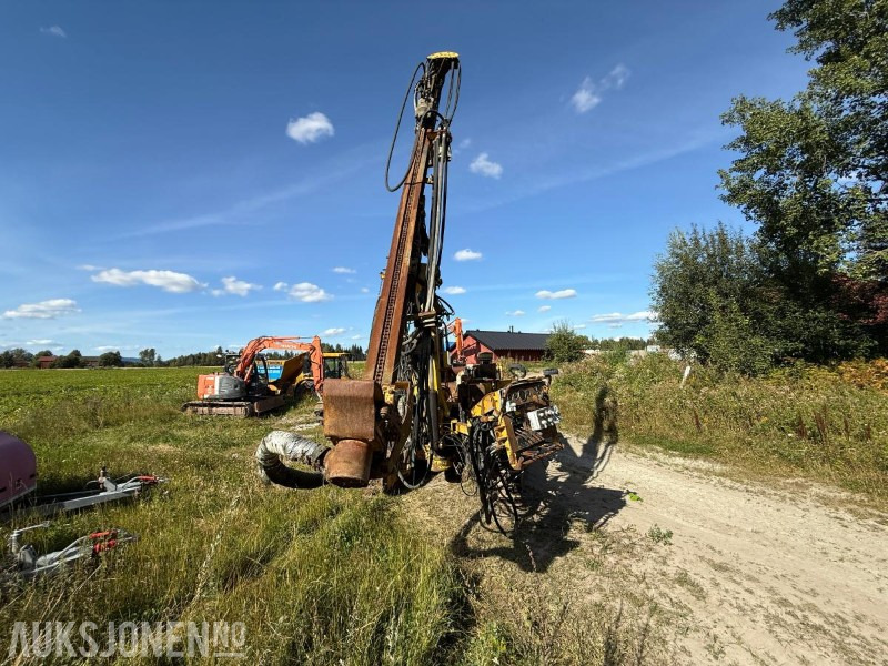 Atlas Copco ROC722HC-01Borerigg - Пробивна машина: снимка 2 Atlas Copco ROC722HC-01Borerigg - Пробивна машина: снимка 2