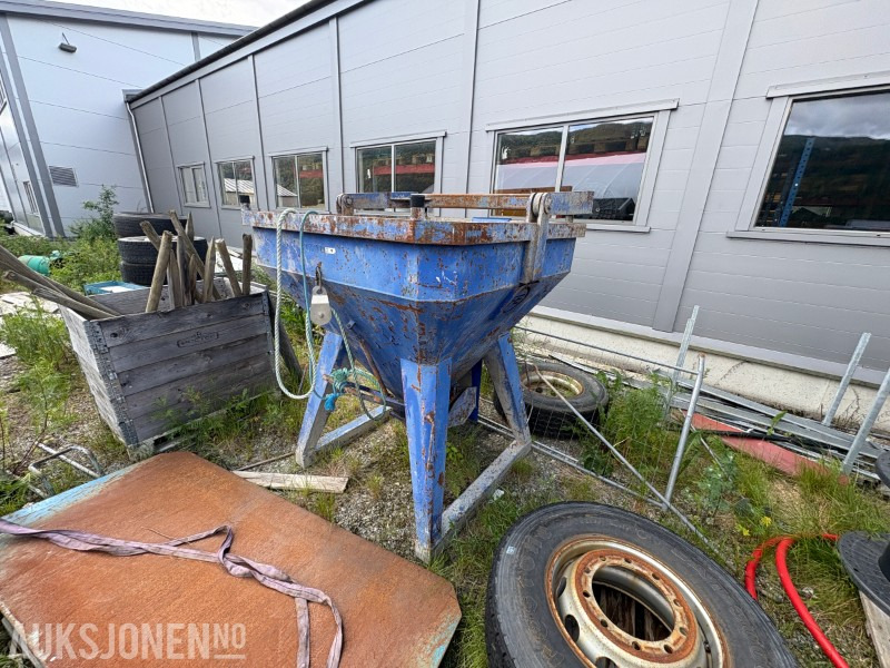 Betongtobb 1 000 liter - Строително оборудване: снимка 1 Betongtobb 1 000 liter - Строително оборудване: снимка 1