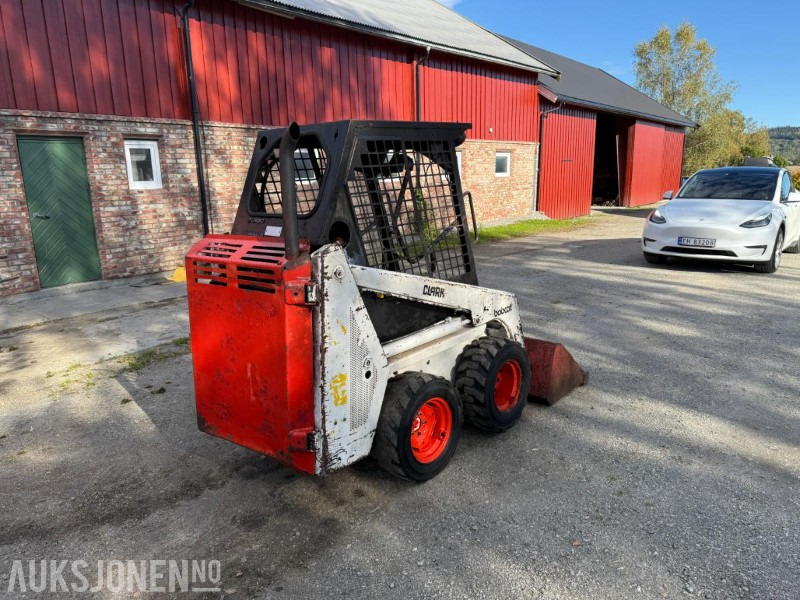 Bobcat Kompaktlaster med skuffe - Мини челен товарач: снимка 5 Bobcat Kompaktlaster med skuffe - Мини челен товарач: снимка 5