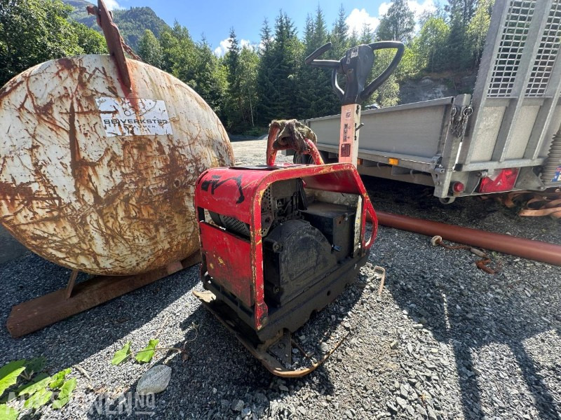 Bomag Reverserbar Vibroplate - Строително оборудване: снимка 1 Bomag Reverserbar Vibroplate - Строително оборудване: снимка 1