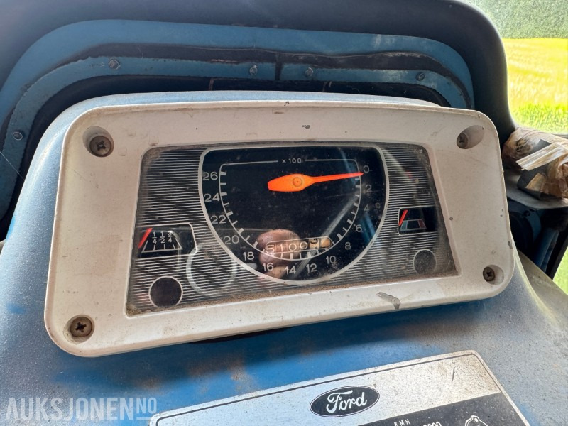 Трактор DØDSBO FRA SMÅBRUK MED 1970 FORD 3000, MASSE UTSTYR OG VERKSTEDSUTSTYR: снимка 9