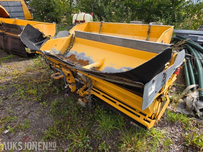 Falköping Falköping LB 1000 BLU Etterhengende Strøapparat - Строително оборудване: снимка 1 Falköping Falköping LB 1000 BLU Etterhengende Strøapparat - Строително оборудване: снимка 1