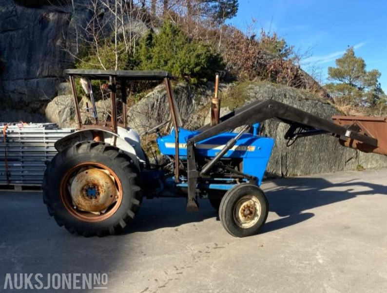 Ford 2000 TRAKTOR MED LASTER SKUFFE KRAFTUTTAK OG 3 PUNKT - Трактор: снимка 3 Ford 2000 TRAKTOR MED LASTER SKUFFE KRAFTUTTAK OG 3 PUNKT - Трактор: снимка 3