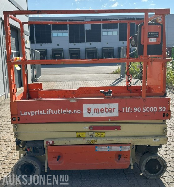 JLG 1930 ES Sakselift med 8 m arbeidshøyde - Работна площадка: снимка 1 JLG 1930 ES Sakselift med 8 m arbeidshøyde - Работна площадка: снимка 1