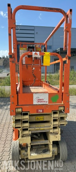 JLG 1930 ES Sakselift med 8 m arbeidshøyde - Работна площадка: снимка 2 JLG 1930 ES Sakselift med 8 m arbeidshøyde - Работна площадка: снимка 2