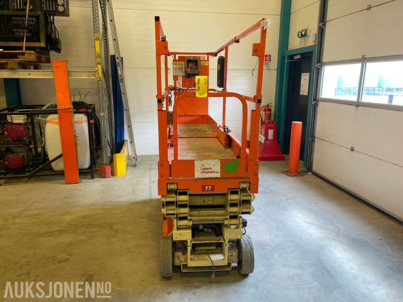 JLG 1930 ES sakselift med kun197 t - Работна площадка: снимка 2 JLG 1930 ES sakselift med kun197 t - Работна площадка: снимка 2