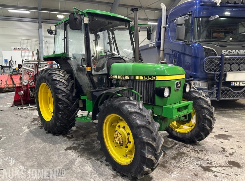 John Deere 1950 – 1988-modell – 46 hk – Starter og går – 4x4 – Med styringsdeler og kjettinger - Трактор: снимка 3 John Deere 1950 – 1988-modell – 46 hk – Starter og går – 4x4 – Med styringsdeler og kjettinger - Трактор: снимка 3