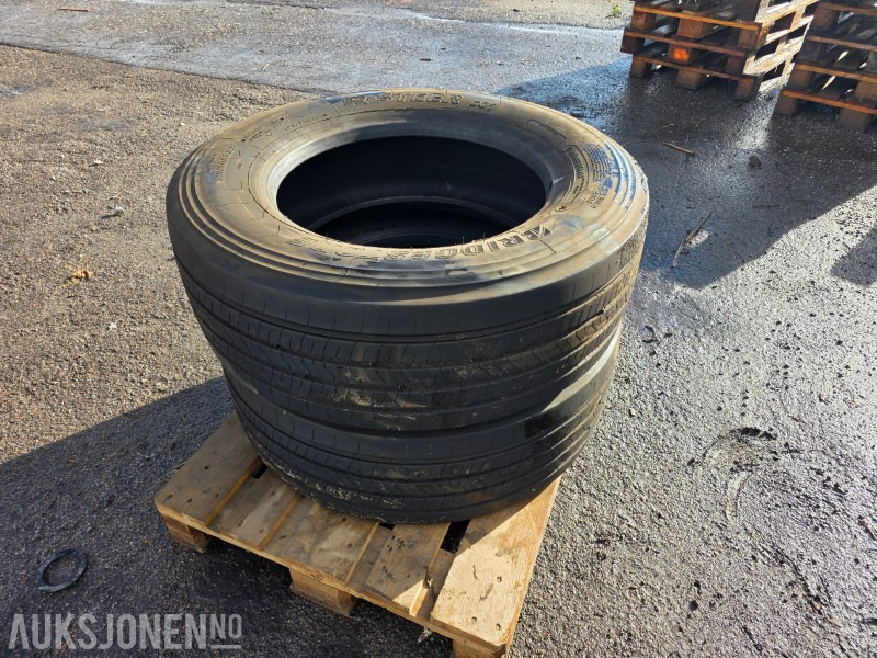 2 stk Bridgestone 315/60R22.5 vinterdekk til FL6 lastebil - Камион: снимка 2 2 stk Bridgestone 315/60R22.5 vinterdekk til FL6 lastebil - Камион: снимка 2