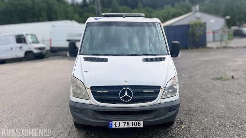 2007 Mercedes-Benz Sprinter 518 CDI | Spylebil | 184 hk | Komplett rigg med tank og slangetromler - Комунална/ Специална техника: снимка 2 2007 Mercedes-Benz Sprinter 518 CDI | Spylebil | 184 hk | Komplett rigg med tank og slangetromler - Комунална/ Специална техника: снимка 2