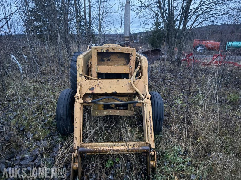Massey Ferguson 3.165 m/laster - Трактор: снимка 2 Massey Ferguson 3.165 m/laster - Трактор: снимка 2