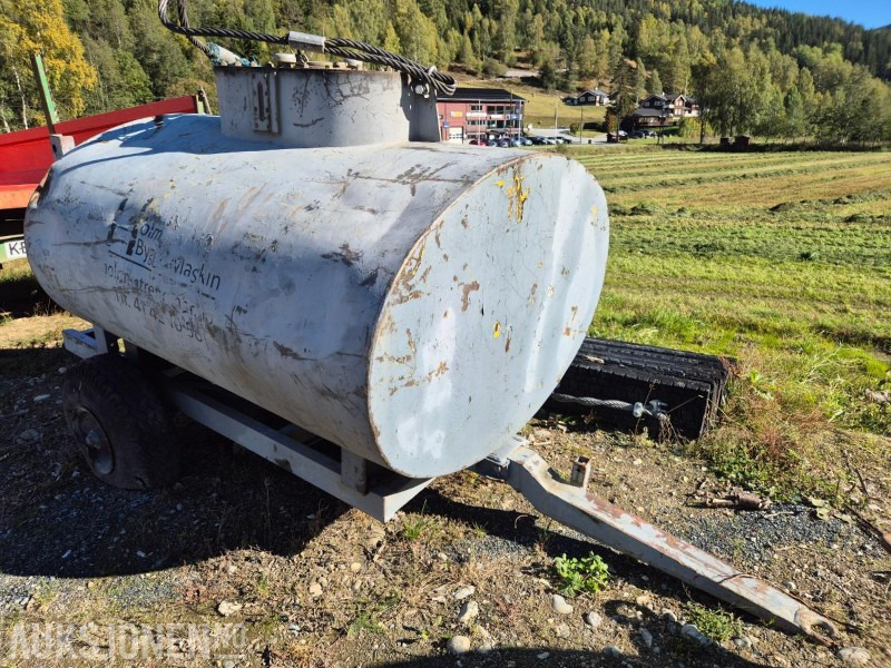 Mobil Dieseltank med hjulgang ca 1900 l - Строително оборудване: снимка 1 Mobil Dieseltank med hjulgang ca 1900 l - Строително оборудване: снимка 1
