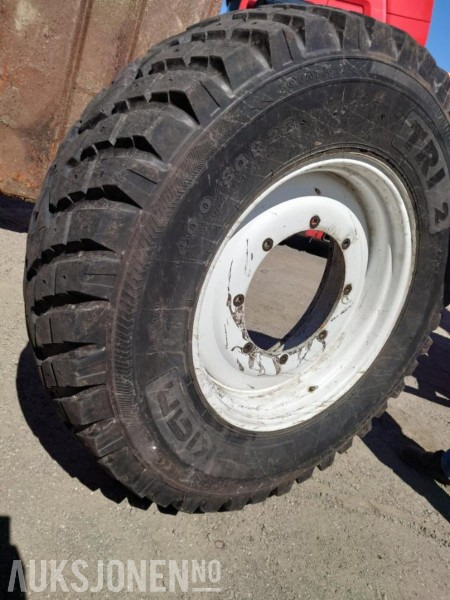 Nokian dekk til New Holland - Трактор: снимка 1 Nokian dekk til New Holland - Трактор: снимка 1