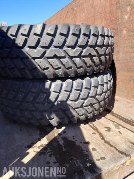 Nokian dekk til New Holland - Трактор: снимка 2 Nokian dekk til New Holland - Трактор: снимка 2