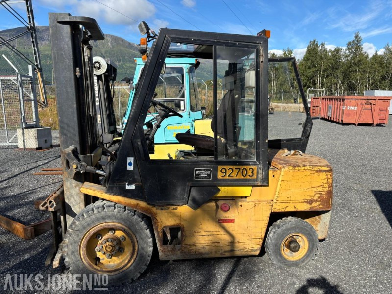 1989 Hyster H3.00XL motvektstruck Diesel - Подемно-транспортна техника: снимка 2 1989 Hyster H3.00XL motvektstruck Diesel - Подемно-транспортна техника: снимка 2
