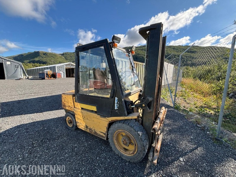 1989 Hyster H3.00XL motvektstruck Diesel - Подемно-транспортна техника: снимка 1 1989 Hyster H3.00XL motvektstruck Diesel - Подемно-транспортна техника: снимка 1