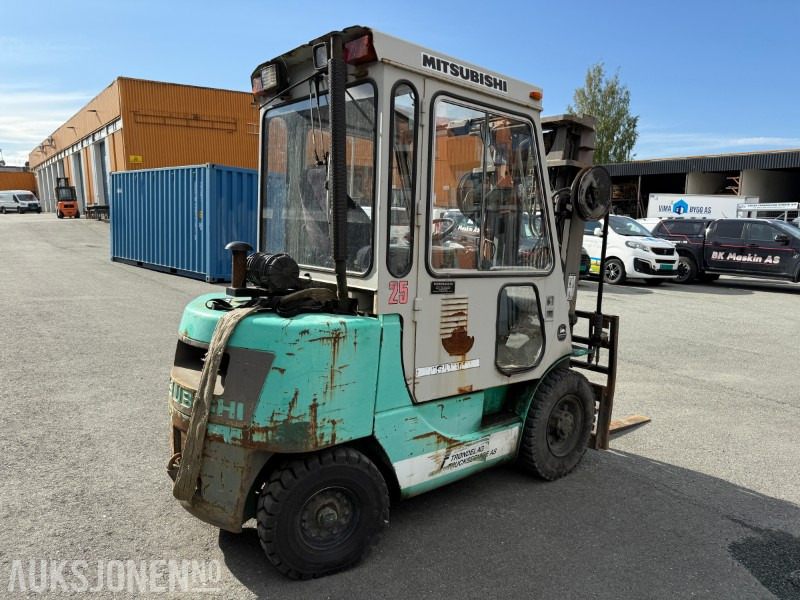 1993 Mitsubishi FD25 Gaffeltruck – 2,5 tonn - Подемно-транспортна техника: снимка 3 1993 Mitsubishi FD25 Gaffeltruck – 2,5 tonn - Подемно-транспортна техника: снимка 3