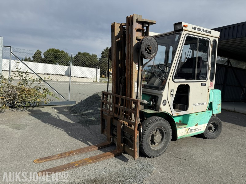 1993 Mitsubishi FD25 Gaffeltruck – 2,5 tonn - Подемно-транспортна техника: снимка 1 1993 Mitsubishi FD25 Gaffeltruck – 2,5 tonn - Подемно-транспортна техника: снимка 1