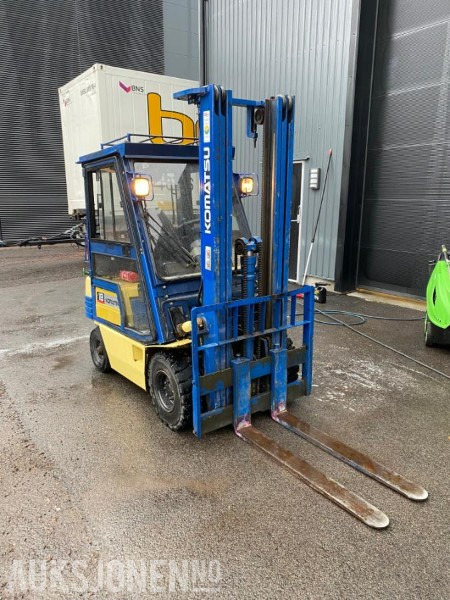 1994 Komatsu FG18T-15 - Подемно-транспортна техника: снимка 2 1994 Komatsu FG18T-15 - Подемно-транспортна техника: снимка 2