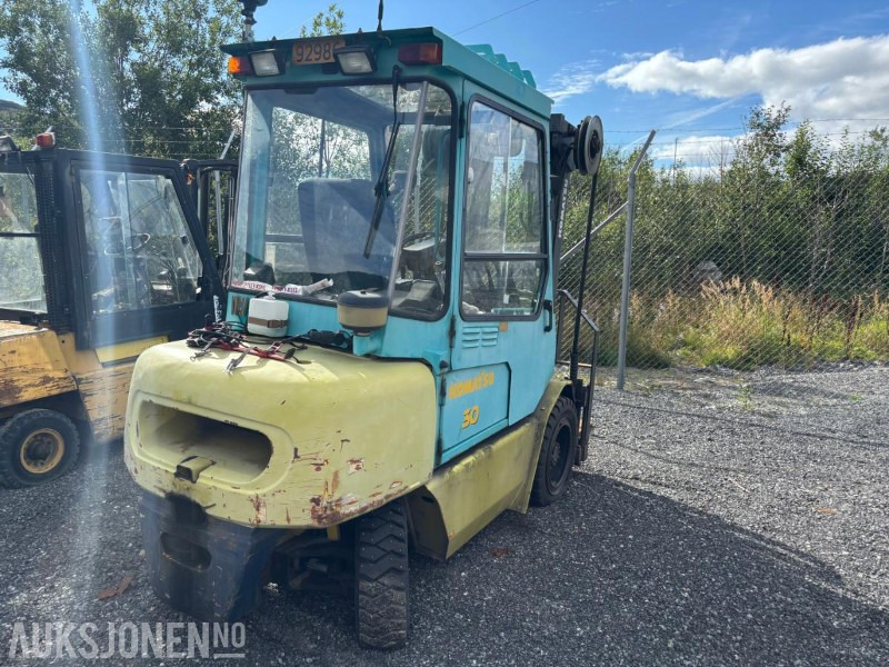 1996 Komatsu FD30T truck diesel - Подемно-транспортна техника: снимка 4 1996 Komatsu FD30T truck diesel - Подемно-транспортна техника: снимка 4