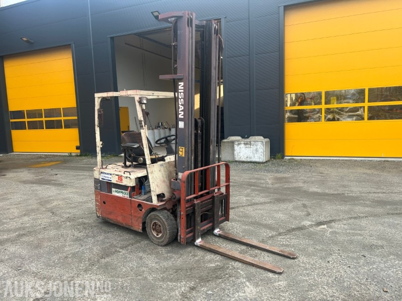 1996 Nissan Gaffeltruck. - Подемно-транспортна техника: снимка 1 1996 Nissan Gaffeltruck. - Подемно-транспортна техника: снимка 1