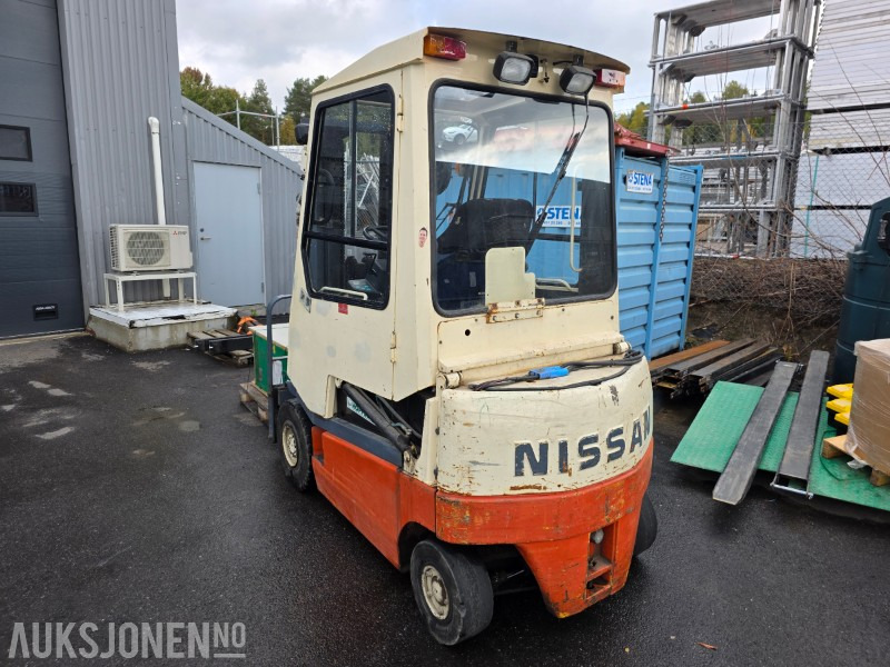 1998 Nissan Q02L25U truck 2,5 T - Подемно-транспортна техника: снимка 5 1998 Nissan Q02L25U truck 2,5 T - Подемно-транспортна техника: снимка 5