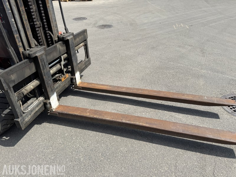 Подемно-транспортна техника 2000 Toyota 5FD70 TRUCK MED HIPPE TILT CABIN, LØFTEHØYDE 6000 MM: снимка 20