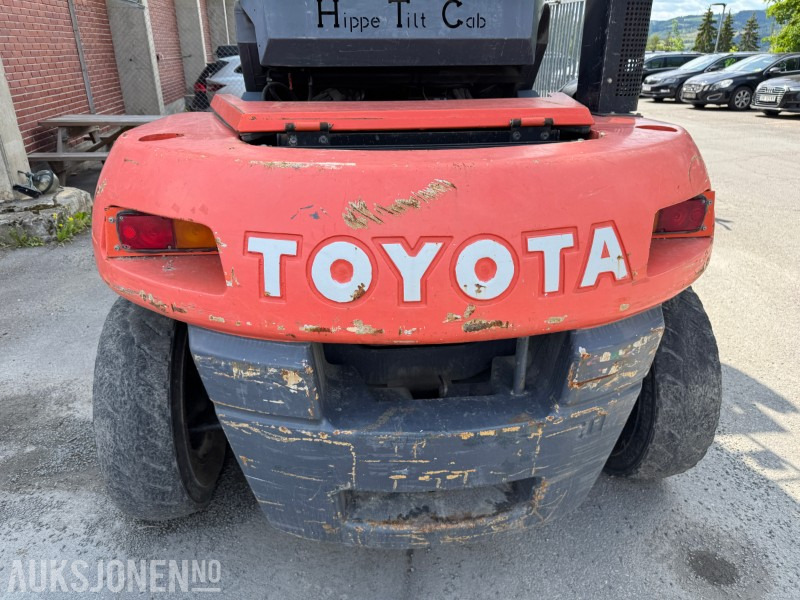 Подемно-транспортна техника 2000 Toyota 5FD70 TRUCK MED HIPPE TILT CABIN, LØFTEHØYDE 6000 MM: снимка 11