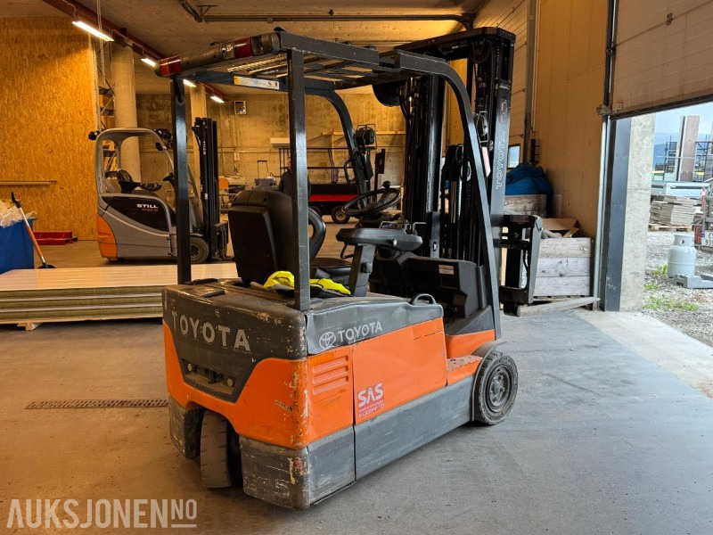 2005 Toyota 7FBEF15 gaffeltruck / 5 meter løftehøyde - Подемно-транспортна техника: снимка 4 2005 Toyota 7FBEF15 gaffeltruck / 5 meter løftehøyde - Подемно-транспортна техника: снимка 4