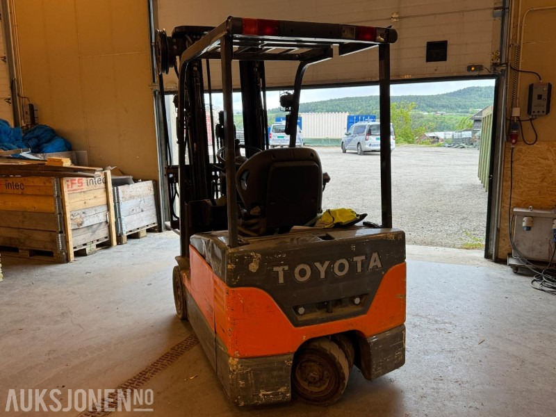 2005 Toyota 7FBEF15 gaffeltruck / 5 meter løftehøyde - Подемно-транспортна техника: снимка 3 2005 Toyota 7FBEF15 gaffeltruck / 5 meter løftehøyde - Подемно-транспортна техника: снимка 3