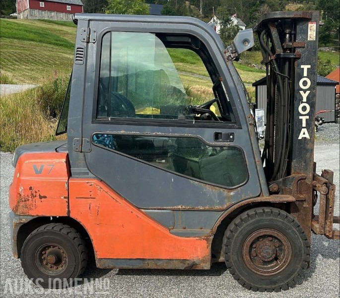 2009 Toyota 02-8FDF25 Gaffeltruck, 8601 timer - Подемно-транспортна техника: снимка 3 2009 Toyota 02-8FDF25 Gaffeltruck, 8601 timer - Подемно-транспортна техника: снимка 3