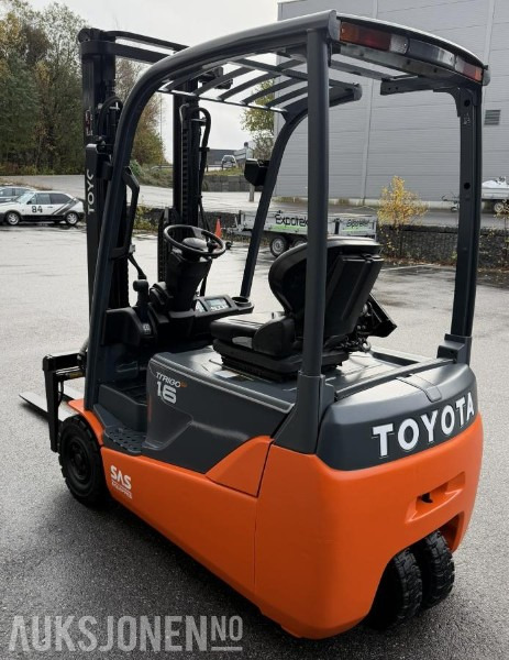 2010 Toyota 8FBET16 elektrisk gaffeltruck - Подемно-транспортна техника: снимка 5 2010 Toyota 8FBET16 elektrisk gaffeltruck - Подемно-транспортна техника: снимка 5