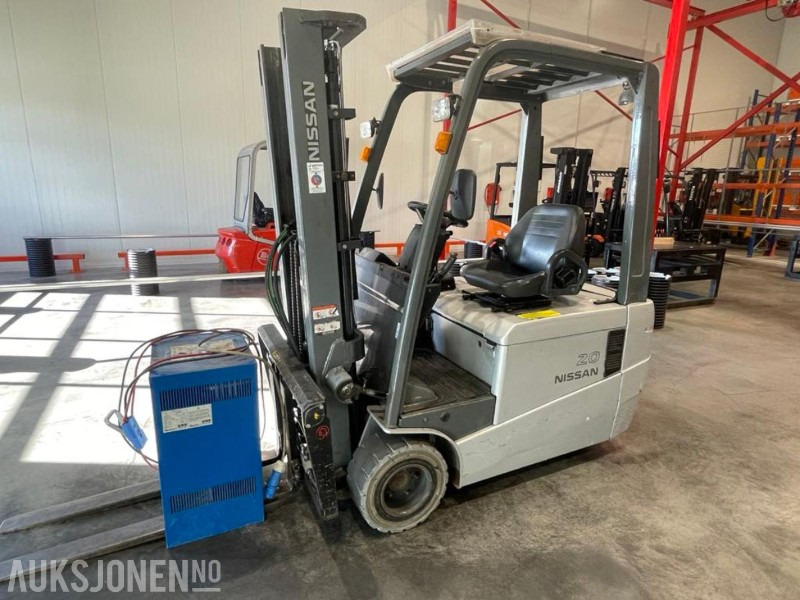 2011 NISSAN G1N120Q ELEKTRISK GAFFELTRUCK - MED LADER - LØFTEHØYDE: 3,3 M. - NYE SLANGER - 1496 TIMER. - Подемно-транспортна техника: снимка 2 2011 NISSAN G1N120Q ELEKTRISK GAFFELTRUCK - MED LADER - LØFTEHØYDE: 3,3 M. - NYE SLANGER - 1496 TIMER. - Подемно-транспортна техника: снимка 2
