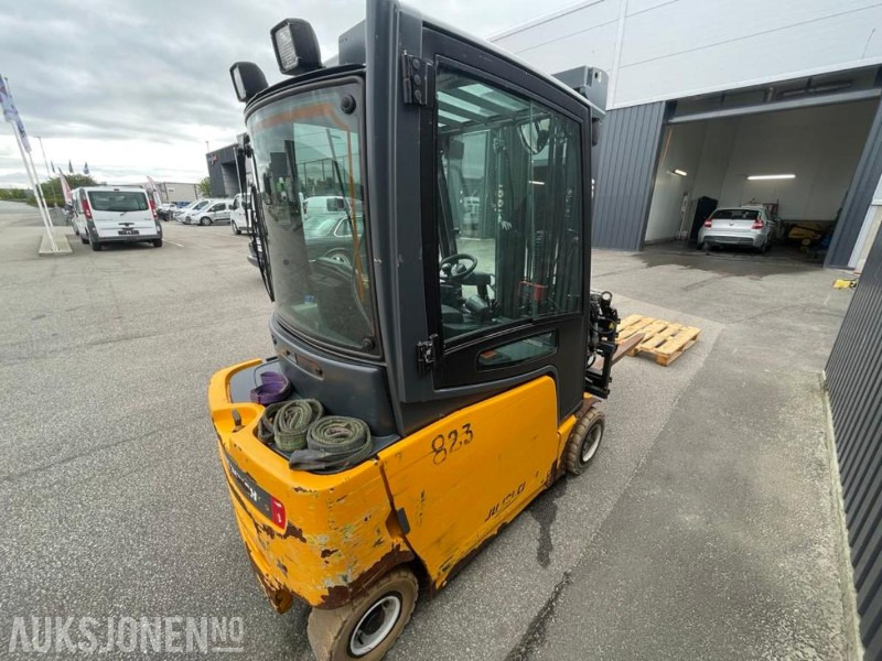 2012 Jungheinrich EFG 320 EL.Truck - Ravas vekt - 7 m. løftehøyde - 2 tonn løftekapasitet - 4812 timer. - Подемно-транспортна техника: снимка 4 2012 Jungheinrich EFG 320 EL.Truck - Ravas vekt - 7 m. løftehøyde - 2 tonn løftekapasitet - 4812 timer. - Подемно-транспортна техника: снимка 4
