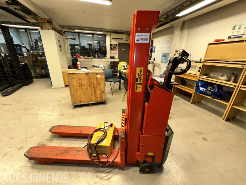 2012 Logitrans Logiflex Maxi elektrisk stabler (SELF 1002/2050) – Sertifisert - trenger nytt batteri - Подемно-транспортна техника: снимка 2 2012 Logitrans Logiflex Maxi elektrisk stabler (SELF 1002/2050) – Sertifisert - trenger nytt batteri - Подемно-транспортна техника: снимка 2