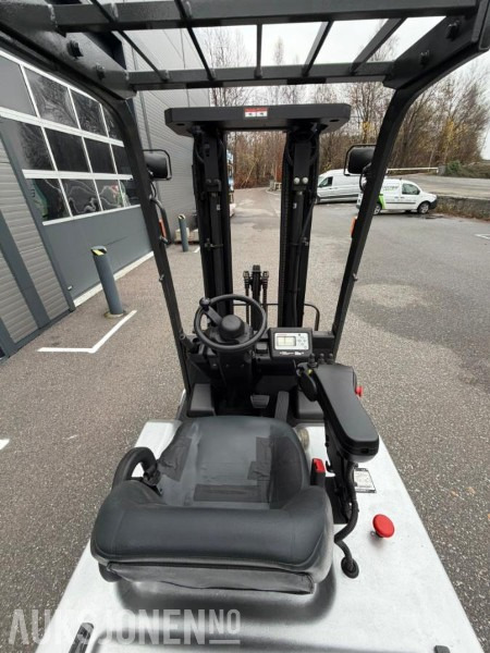 2013 Nissan AG1N1L18Q elektrisk truck Hydraulisk sideskift - Подемно-транспортна техника: снимка 5 2013 Nissan AG1N1L18Q elektrisk truck Hydraulisk sideskift - Подемно-транспортна техника: снимка 5