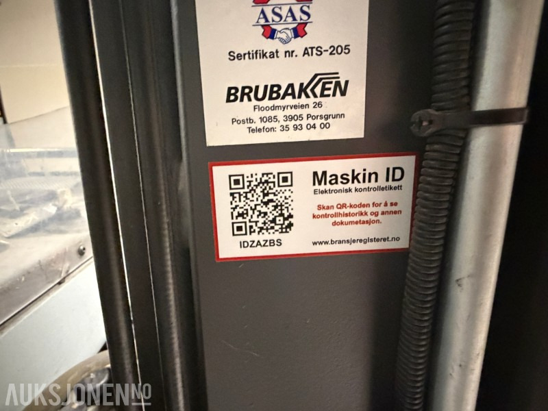 Подемно-транспортна техника 2013 Nissan UND140 Skyvemasttruck - 4,8m med batterilader: снимка 17 Подемно-транспортна техника 2013 Nissan UND140 Skyvemasttruck - 4,8m med batterilader: снимка 17