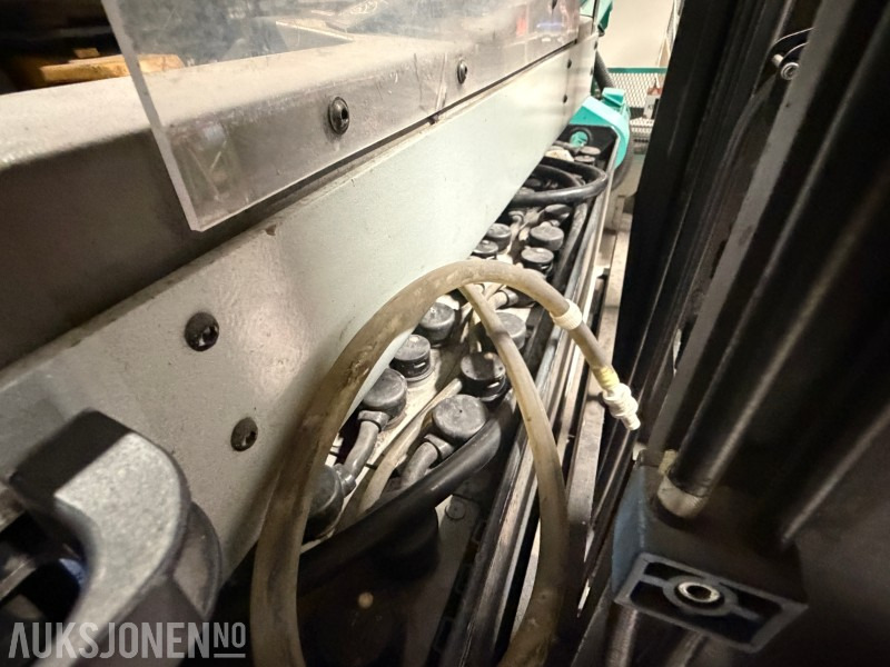 Подемно-транспортна техника 2013 Nissan UND140 Skyvemasttruck - 4,8m med batterilader: снимка 22 Подемно-транспортна техника 2013 Nissan UND140 Skyvemasttruck - 4,8m med batterilader: снимка 22