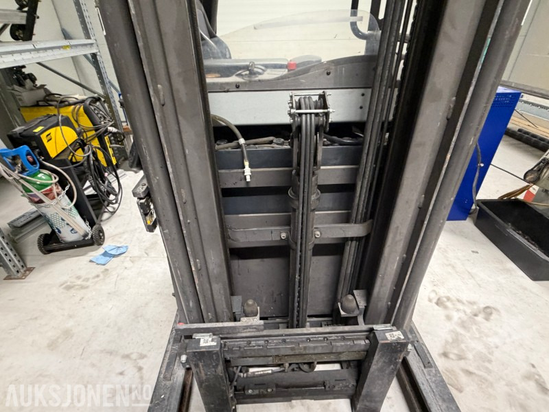 Подемно-транспортна техника 2013 Nissan UND140 Skyvemasttruck - 4,8m med batterilader: снимка 12 Подемно-транспортна техника 2013 Nissan UND140 Skyvemasttruck - 4,8m med batterilader: снимка 12