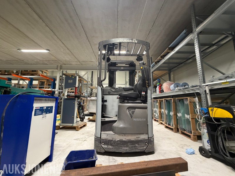 Подемно-транспортна техника 2013 Nissan UND140 Skyvemasttruck - 4,8m med batterilader: снимка 6 Подемно-транспортна техника 2013 Nissan UND140 Skyvemasttruck - 4,8m med batterilader: снимка 6